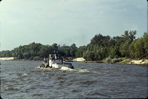 Грузовой параход в Киеве фотография