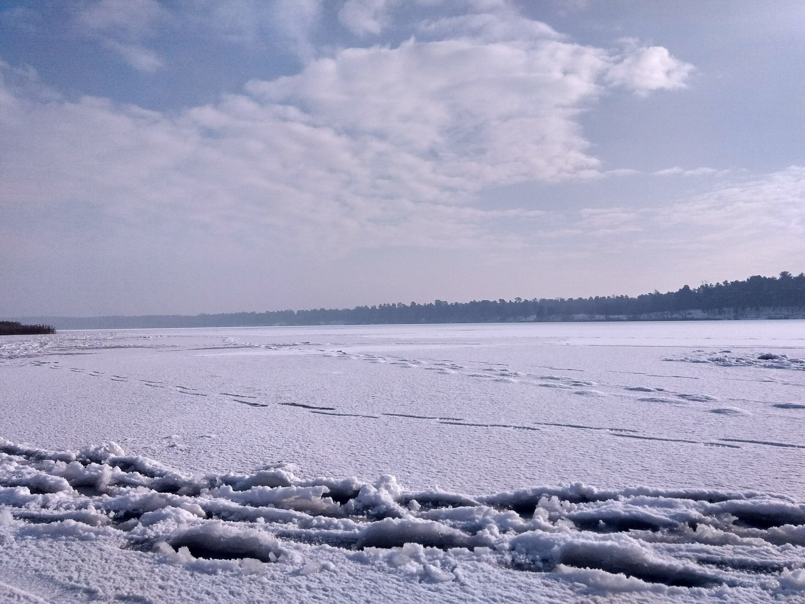 Алмазное озеро зимой