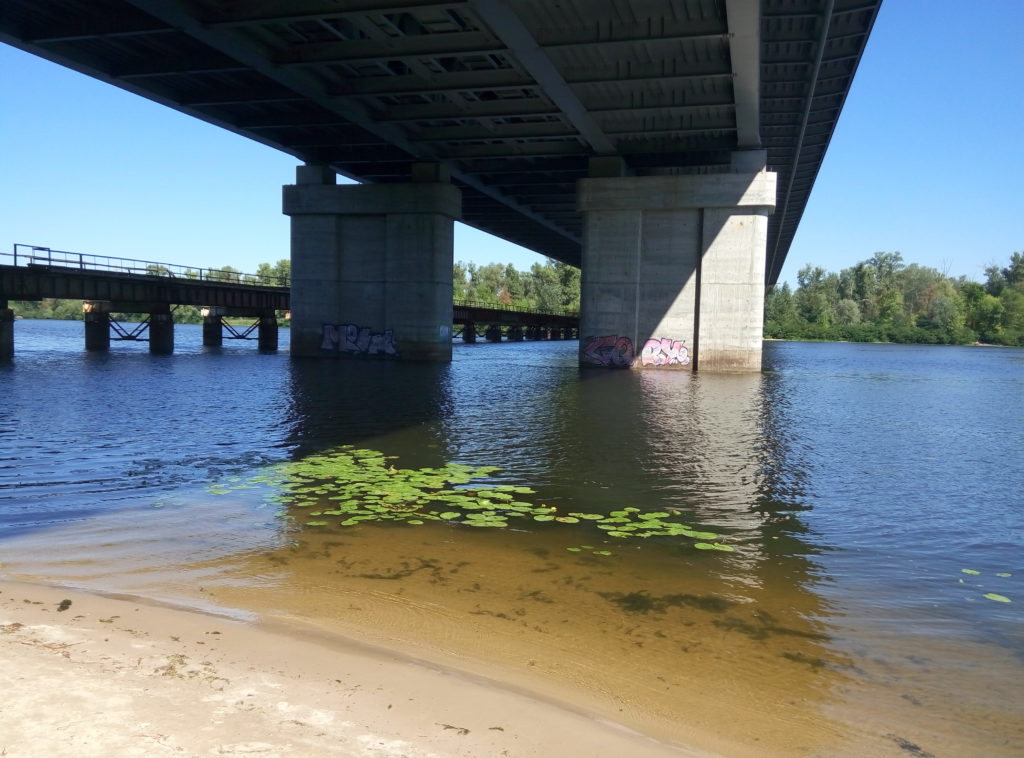 Недостроенный мост метро