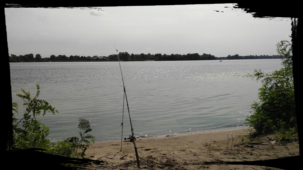 Фидер на берегу Днепра