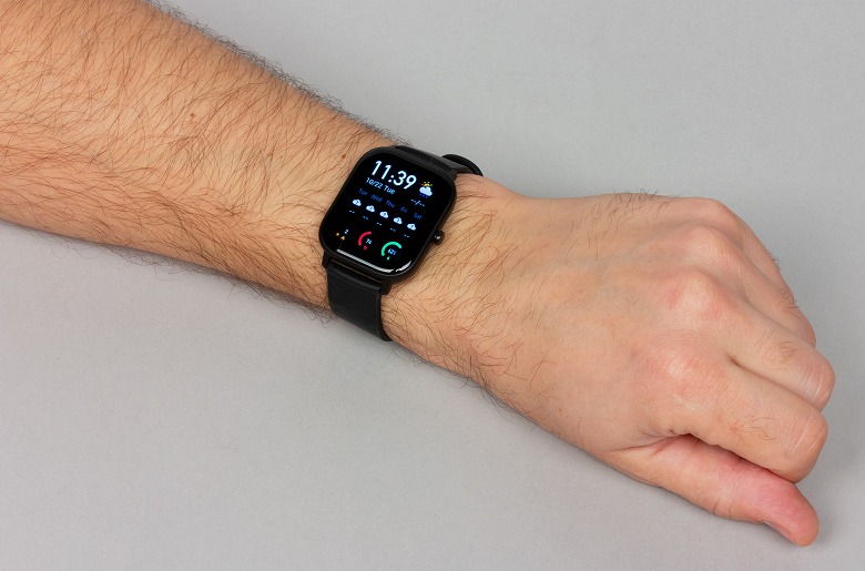 Amazfit GTS на руке