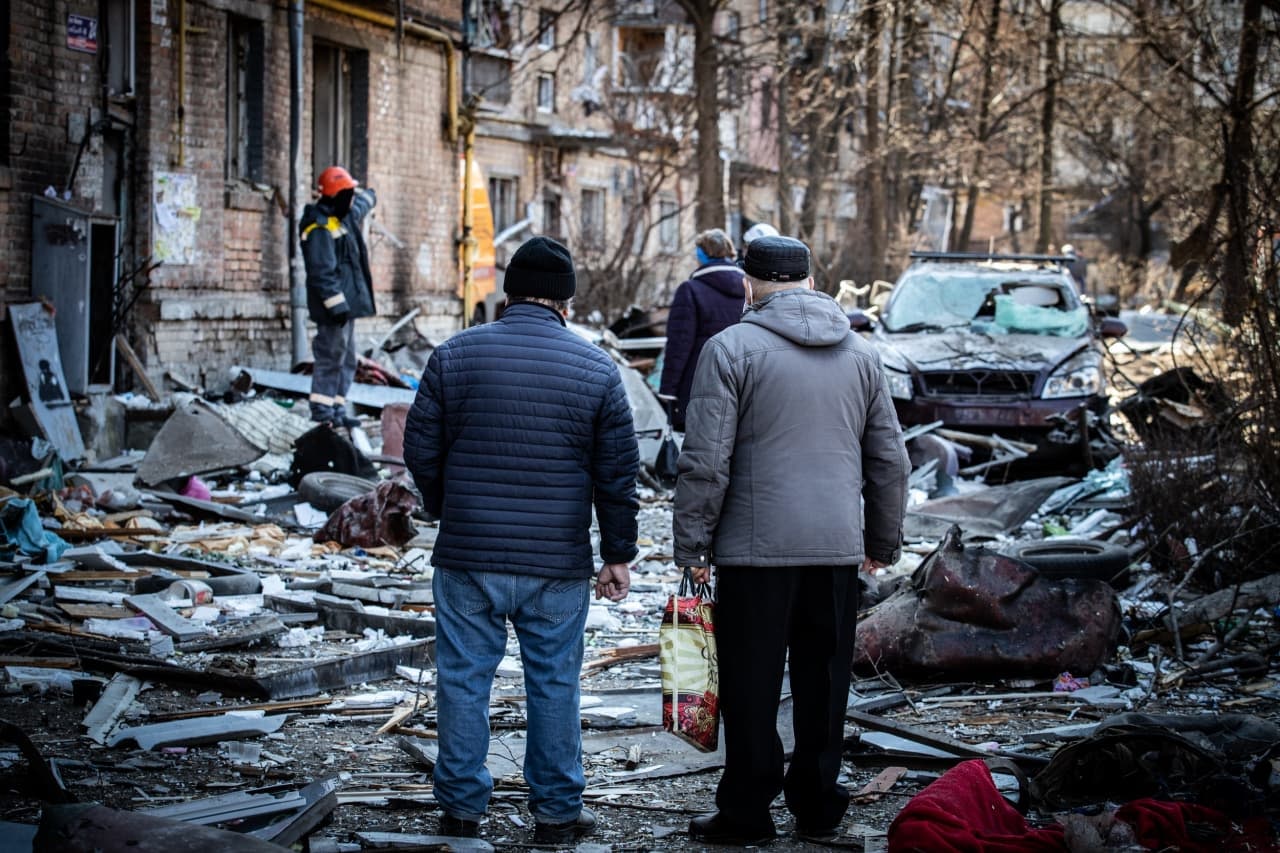 Жители Киева после бомбёжки
